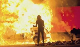 在伦敦O2体育馆附近，被定罪的恋童癖者“制造了巨大的电影爆炸”