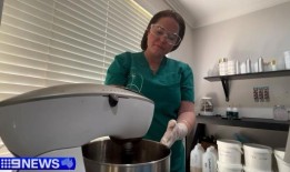 丽贝卡在恐怖事故后克服了困难，但她的旅程才刚刚开始