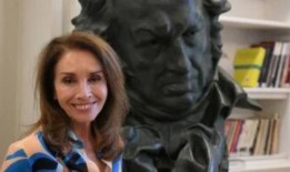 贾维夫妇和安娜·贝尔萨姆，掌管戈雅奖的代际更替