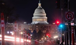 美国国会通过法案避免政府关门