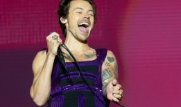 哈里·斯泰尔斯将成为2025年格拉斯顿伯里音乐节的主角