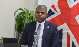 总理：政府犯了2000万美元的错误，不会裁员