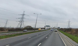 东伦敦A13号公路发生车祸，三人死亡，一人住院