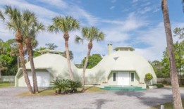 这座佛罗里达防飓风的房子可以卖给你，只要50万美元