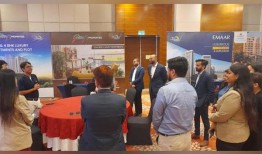 在诺伊达举行的2024年投资印度房地产博览会上，在同一个屋檐下接触印度顶级开发商