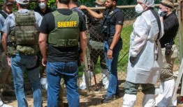 在阿拉巴马州东部的家中发现了84只“不宜居住”的狗