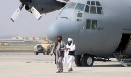 研究美国在阿富汗战争的小组举行了首次公开听证会