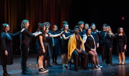 PLAYBILLDER聚光灯：在这个春天的歌舞表演中，9至21岁的表演者成为“家庭”