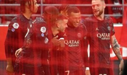 姆巴佩上演帽子戏法，巴黎圣日耳曼登顶法甲