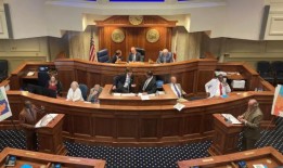 阿拉巴马州参众两院的共和党人在重新划分选区的计划上仍存在分歧