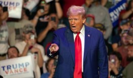 特朗普向公司提供了他们无法拒绝进入美国的交易，并对离开的公司征收高额关税