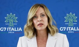 一名意大利记者因为在推特上嘲笑她的身高，被要求付给总理7314美元