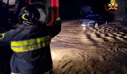 托斯卡纳洪水：暴雨袭击意大利中部，两名外国游客——一名婴儿和一名祖母——失踪