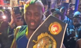 突发新闻：便携在名人拳击比赛中击败了查尔斯·奥科查