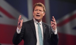 理查德·泰斯称英国钢铁业状况为“灾难”