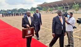 经济学家要求政府重新评估预算融资