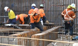 2032年布里斯班之前为铁路提供资金支持