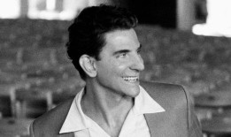 布莱德利·库珀在伦纳德·伯恩斯坦传记片《大师》中因假鼻子被指控为“犹太面孔”