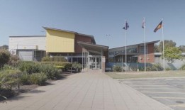 孩子们被关在西澳监狱时详细描述了使用武力和种族主义