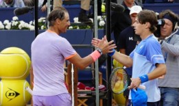 米切尔·斯塔克提供了比赛的球，帮助加尔各答骑士队获得印度超级联赛冠军