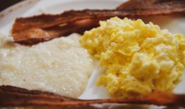 阿拉巴马州最好的早餐：我们把这些东西丢在外面，脸上都是鸡蛋