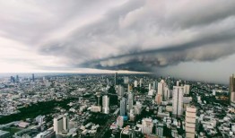 明天泰国31个省将遭遇暴雨和山洪暴发