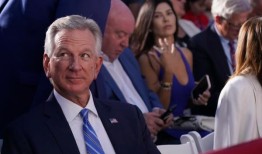 特伦维尔说，随着争议的加剧，皮特·海格塞斯正是五角大楼所需要的