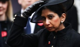 英国的Rishi Sunak解雇了Suella Braverman，原因是他与警方就亲巴勒斯坦游行发生争执