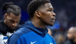 爱德华兹带领的森林狼在加时赛中以130比126击败国王，尽管德亚伦·福克斯得到了球队创纪录的60分