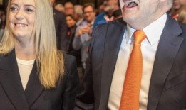 安东尼·阿尔巴内塞确认与朱迪·海顿的婚礼推迟到大选后举行