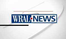 朱利安？阿桑奇(Julian Assange)的妻子说，他计划“每天”游泳，睡在真正的床上