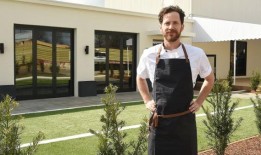 詹姆斯·比尔德，阿拉巴马州的获奖厨师，现在也是烧烤世界冠军