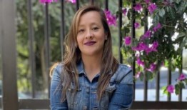 她肚子疼一个潜意识的暗示帮助它愈合