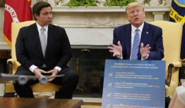 罗恩·德桑蒂斯想成为特朗普那样的人现在他试图证明他赢不了爱荷华州