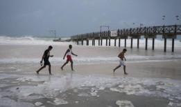 飓风贝丽尔袭击加勒比地区，强度增强至5级