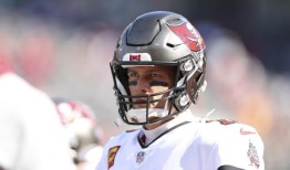 汤姆·布雷迪宣布他不会退役：“我的位置还在球场上”