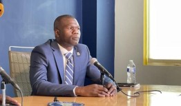 赖默驳斥了每天500美元的索赔