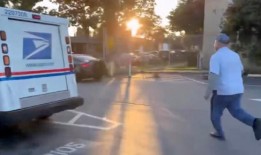 美国邮政工作人员几乎被割下来在厚颜无耻的邮件抢劫