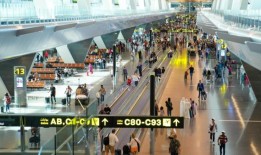 澳大利亚国家队登陆多哈参加2023年卡塔尔亚足联亚洲杯